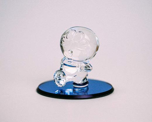 哆啦A梦水晶摆件底座-散步版 商品图0