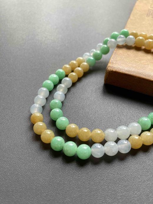 冰种甜绿鸡油黄三彩翡翠珠串 商品图2