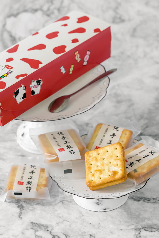 【新年专属，买4送2袋新年挂耳】手工牛轧糖饼丨手工制作 外层用香葱苏打饼干包覆，咸甜之间夹着丰富口感，不黏牙 商品图3