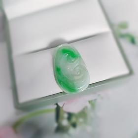 翡翠吊坠（如意）