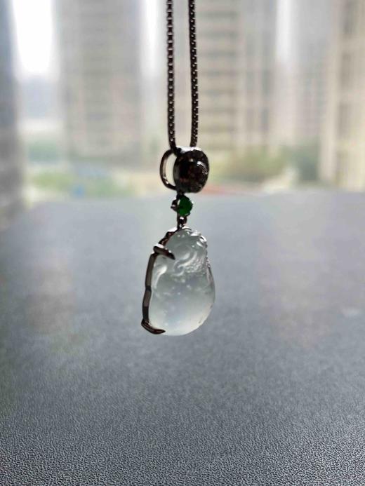 高冰到玻璃种雪花棉厚庄翡翠金蟾18k白金钻石镶嵌 商品图9