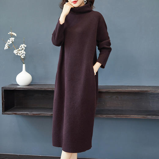 QPE-D203207秋冬新款女时尚长袖宽松中长针织连衣裙 商品图1