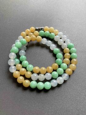 冰种甜绿鸡油黄三彩翡翠珠串