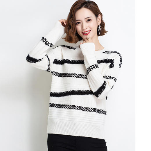 上海旗袍厂YP-615-55831秋冬新款套头长袖羊绒衫条纹宽松毛衣圆领时尚女短款打底毛衣 商品图2
