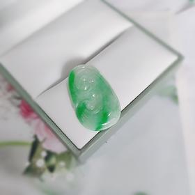 翡翠吊坠（如意）