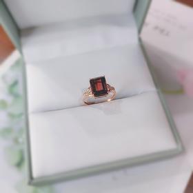 18K镶嵌碧玺戒指