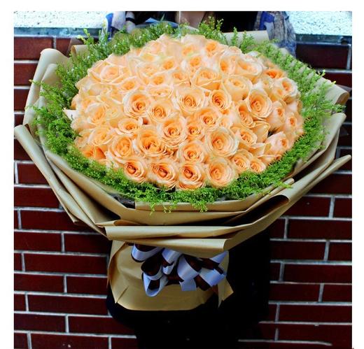 爱如初见----66支玫瑰花束星光版五选一 商品图4