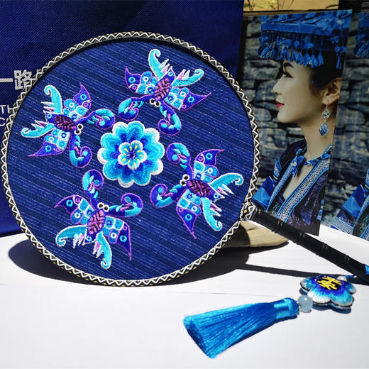 1106直播酉阳酉州苗绣福在眼前刺绣扇手工蜡染土布印花团扇宫扇