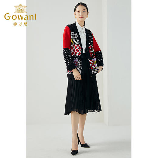 乔万尼秋冬新款纯羊毛防寒保暖拼接针织米奇图案趣味减龄开衫ES4M382 商品图1