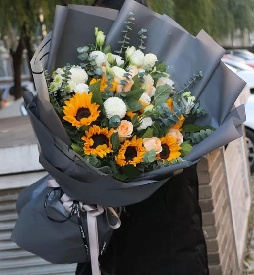 蒸蒸日上----向日葵韩式花束九选一 商品图4