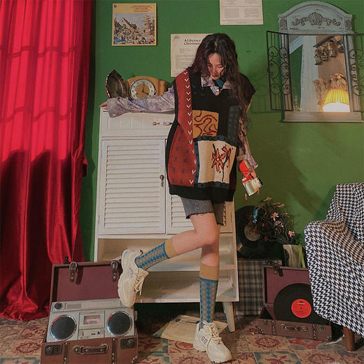 复古V领个性图案针织衫+长袖扎染衬衫套装女秋新款宽松马甲两件套 商品图3