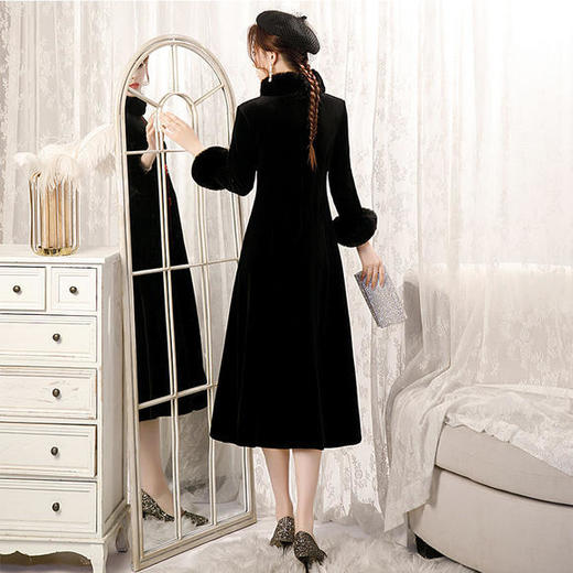 BJ-20108复古日常改良毛领加厚丝绒长款宴会旗袍 商品图3