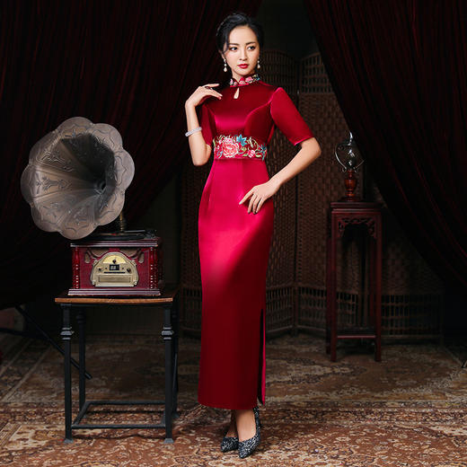 上海旗袍厂LHS-2010新款 酒红色长款大码绣花旗袍 婚礼妈妈装连衣裙高贵复古改良 商品图2