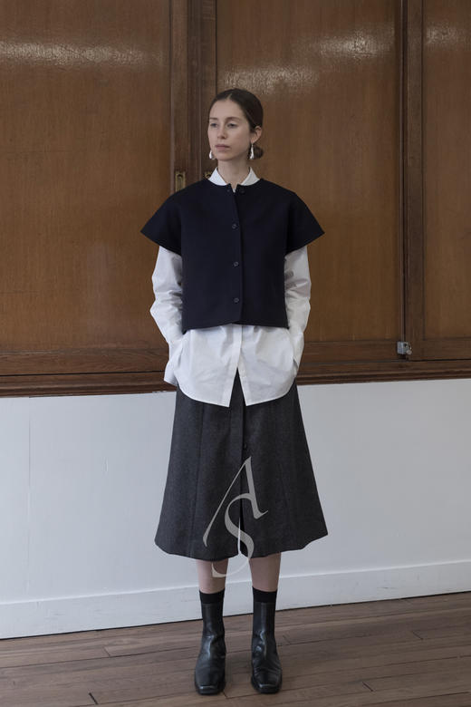 Mark Kenly Domino Tan  淡褐色/藏青色TELMA宽袖短款上衣 商品图1