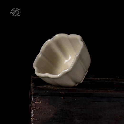 问鼎哥窑传世款葵扇杯 商品图1