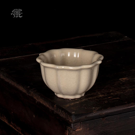 问鼎哥窑传世款宝相杯 商品图3