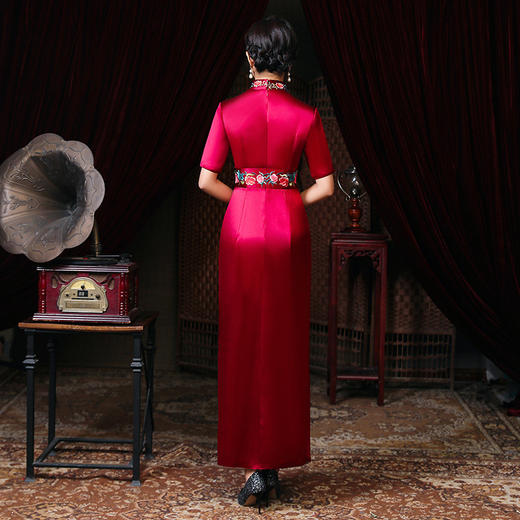 上海旗袍厂LHS-2010新款 酒红色长款大码绣花旗袍 婚礼妈妈装连衣裙高贵复古改良 商品图3