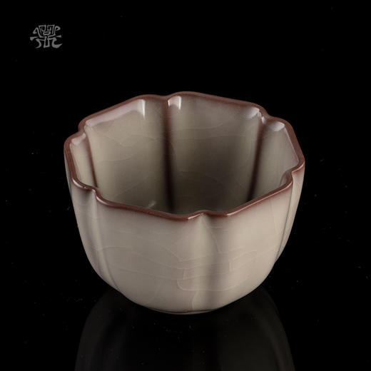 问鼎哥窑致巧款镜花杯 商品图2