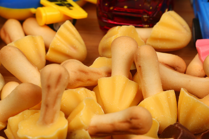 二月新货巧蘑菇巧克力饼干48罐箱100克罐保质期6个月