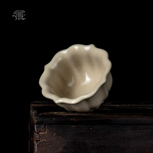 问鼎哥窑传世款宝相杯 商品图2