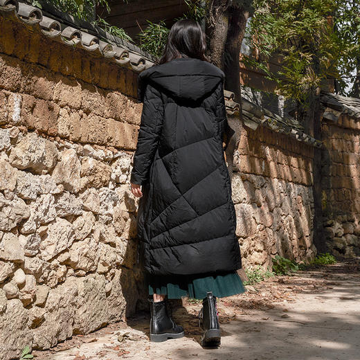 百乐门长款羽绒服 | 红色时尚显气色 黑色经典百搭 | 现货加急发 商品图2