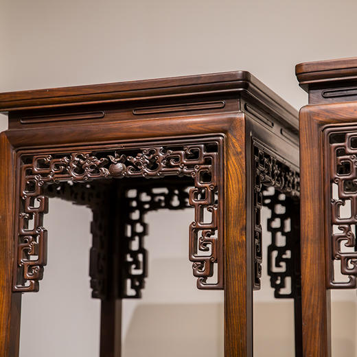 清代  红木双龙戏珠透雕牙板高花几（一对） 商品图2