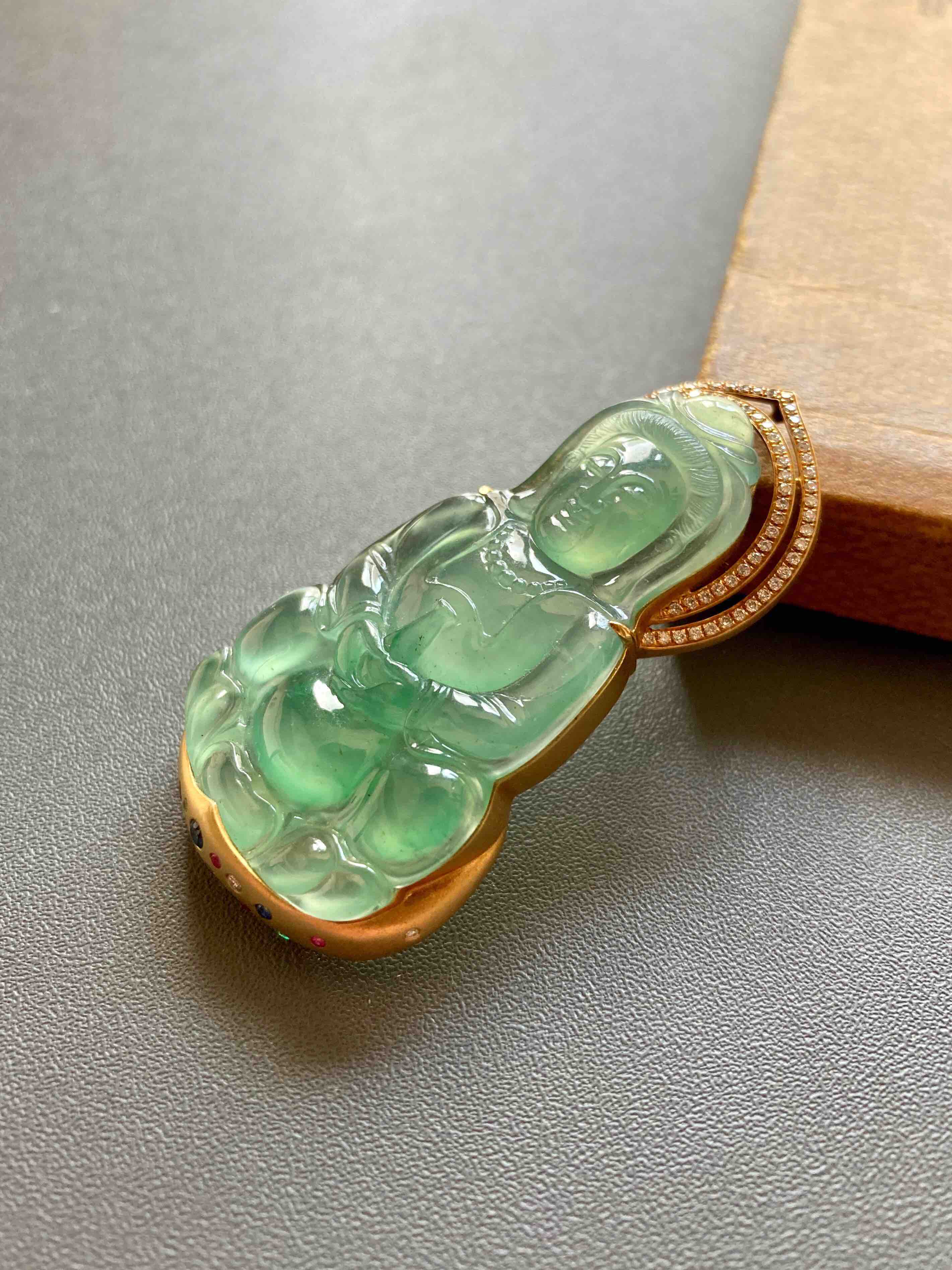 高冰种晴水翡翠大观音18k黄金彩宝镶嵌