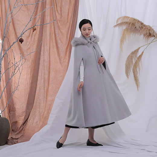 中国风长款斗篷外披狐狸毛连帽呢料加厚保暖披风(货号 qn6672) - 唐资