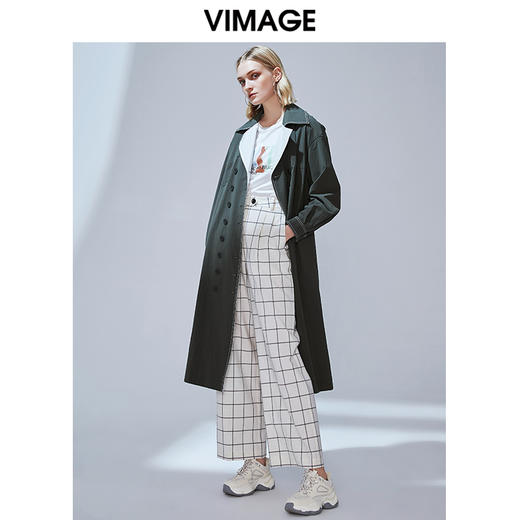 VIMAGE纬漫纪品牌女装秋款经典翻领双排扣宽松风衣外套V1404001 商品图0