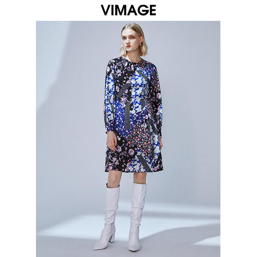 VIMAGE纬漫纪品牌女装春季新款个性印花时尚收腰A字连衣裙V1407004 商品图0