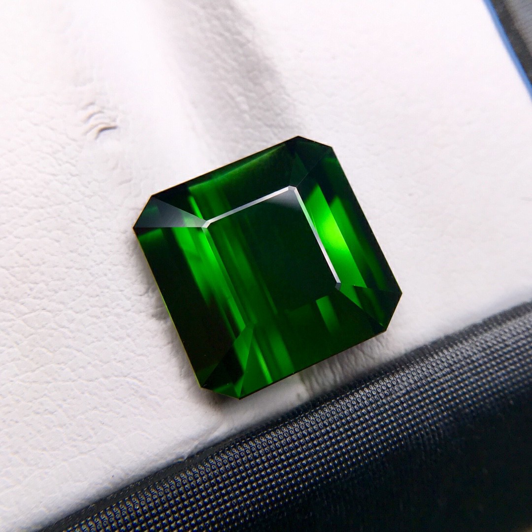 78ct天然电光绿绿碧玺裸石
