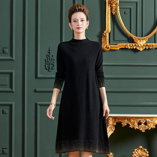 WW-S2628羊毛半高领羊绒纯色镶钻套头连衣裙 商品图1