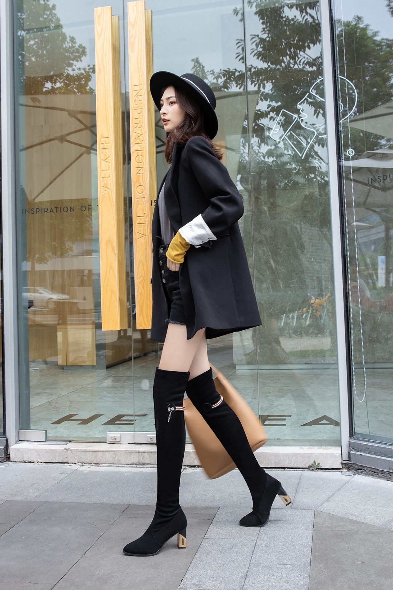 ln8961新款时尚气质尖头加绒粗高跟长筒靴tzf