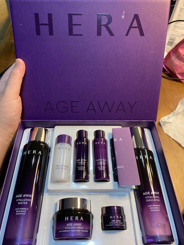 Hera赫妍赫拉 青春焕颜抗皱水乳面霜套盒 补水保湿抗初老抗衰老JPY带授权招加盟代理