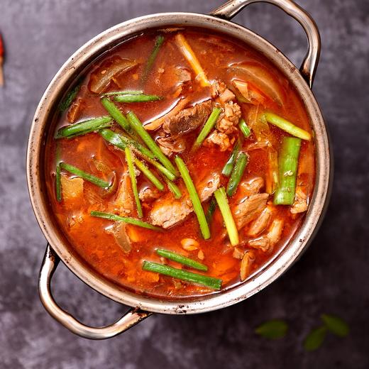 贵州酸汤带皮牛肉锅【精选贵州黔东黎平放养带皮黄牛肉，慢火细炖，酸辣够味】 商品图1