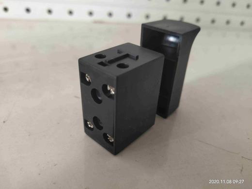 【货号05499】精力坦克雷亚创造150角磨机开关无锁开关角磨机配件搅拌机开关 商品图5