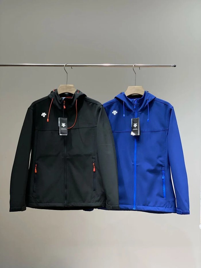 descent迪桑特户外内里加绒连帽软壳户外冲锋衣