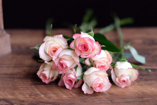 艾莎玫瑰【你生来就值得被爱，这点你无须质疑】简小姐精选 新品超稀有温柔粉色A级玫瑰 艾莎 9+1枝（防花损）2束包邮 下单48小时发货 商品图9