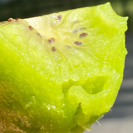 赵佳呓猕猴桃  |  🌹赵佳呓猕猴桃🥝，满满的VC小蜜蛋，绿肉硬果，却如此甜美，糯香多汁，纯甜无酸，滴滴甜汁香，过瘾😋😋 商品图3