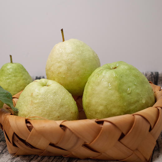 【流口水的番石榴】白心珍珠芭乐 鲜甜清脆 肉厚籽少 新鲜现摘 回味无穷 顺丰包邮 商品图5