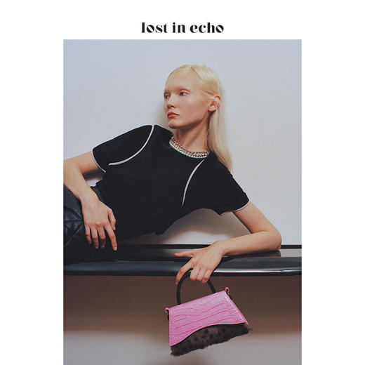 lost in echo小号巴雷特拼皮草斜挎/手提包玫红色 商品图4