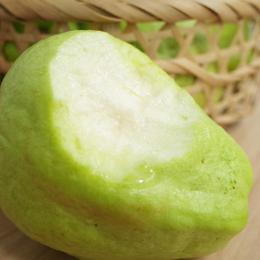 【流口水的番石榴】白心珍珠芭乐 鲜甜清脆 肉厚籽少 新鲜现摘 回味无穷 顺丰包邮 商品图0