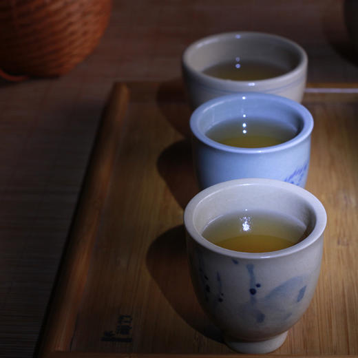 中华艺术家陈学昌作品 建水青花陶品茗杯 商品图0