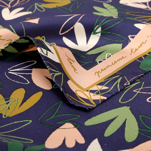 桑蚕丝印花方巾 商品图8