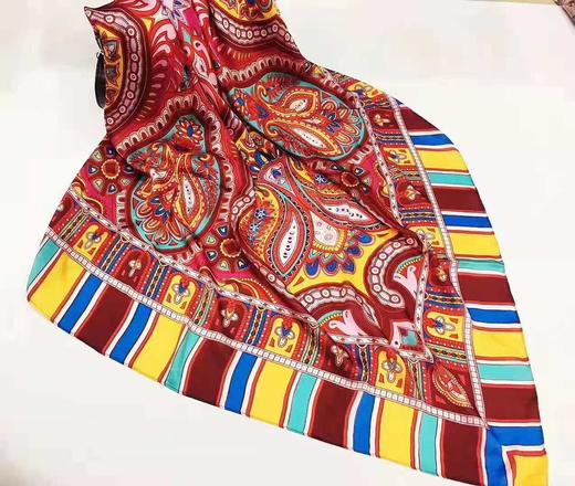 新疆西域风情印花大方丝巾【1.35*1.35】 商品图4