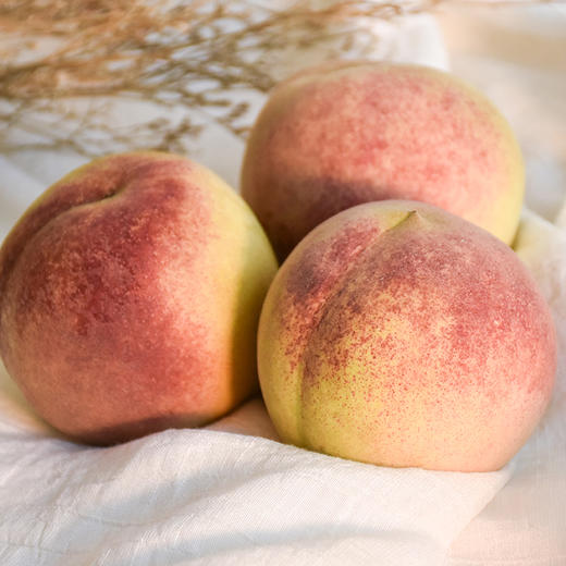 冬雪蜜桃 晚熟优质小蜜桃 新鲜脆甜,肉多细腻,清甜爽口,浓香四溢 京东