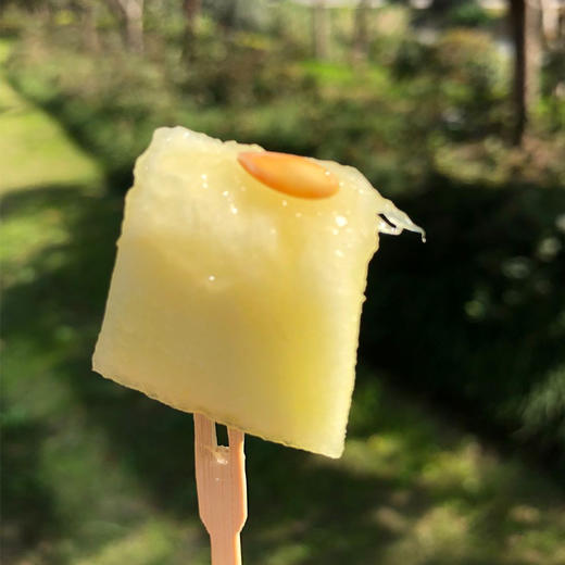 林师傅口口蜜  |  正宗台湾林师傅口口蜜是上好的蜜瓜，柔和的黄绿瓤，软糯水蜜，口口甜蜜到心间！ 商品图2