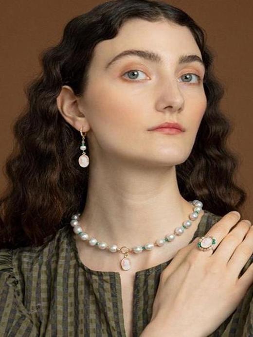 北京仓｜Vintouch-Lovelies-粉色美人像 浮雕 串珠项链［意大利设计师］ 商品图0