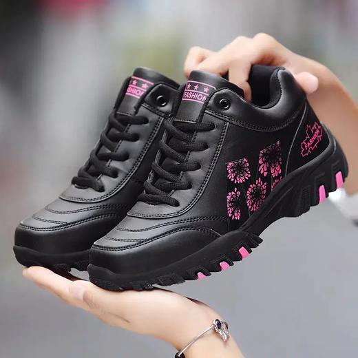 W-652足力健冬季防水防滑妈妈鞋皮面保暖运动健步鞋 商品图5