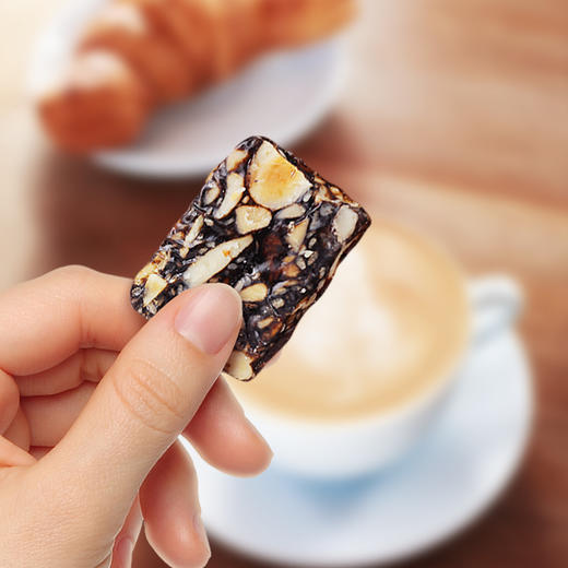 坚果阿胶糕240g 铁盒 精品装 商品图2